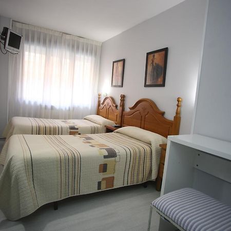 Hostal Santa Barbara Soria Exterior photo